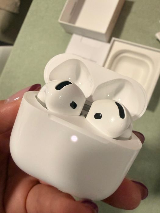 Airpods 4 cancelamento de ruido
