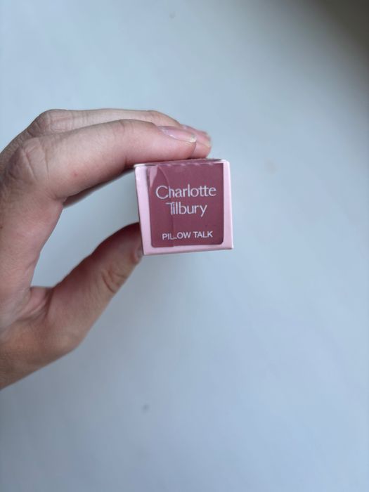 Кремові румʼяна charlotte tilbury pillow talk