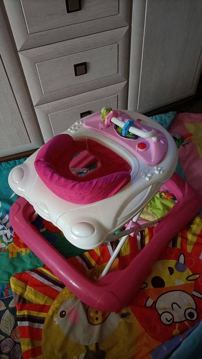 Продам ходунки для девочек. Bambi.