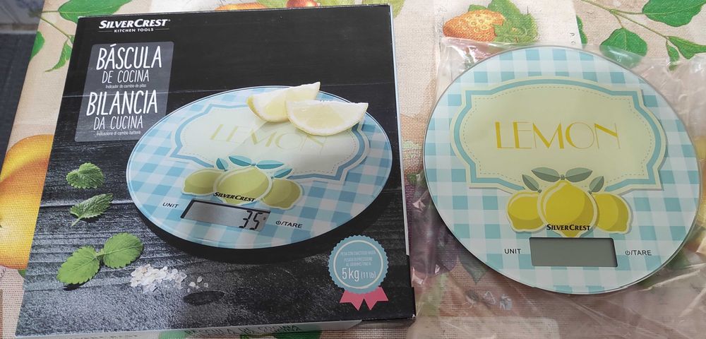 Balança de cozinha com oferta de uma forma