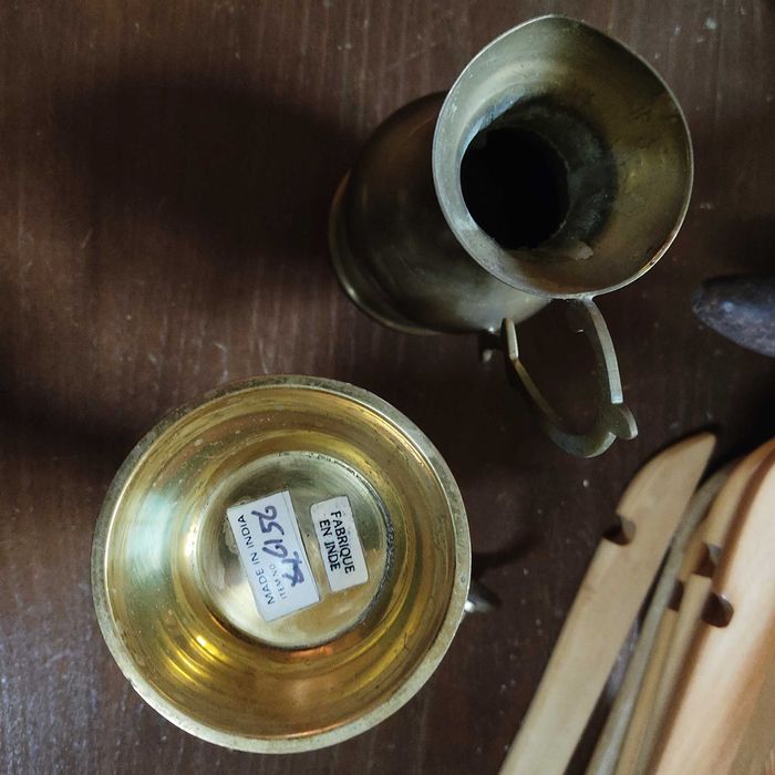 Jarras em Latão em bom estado.