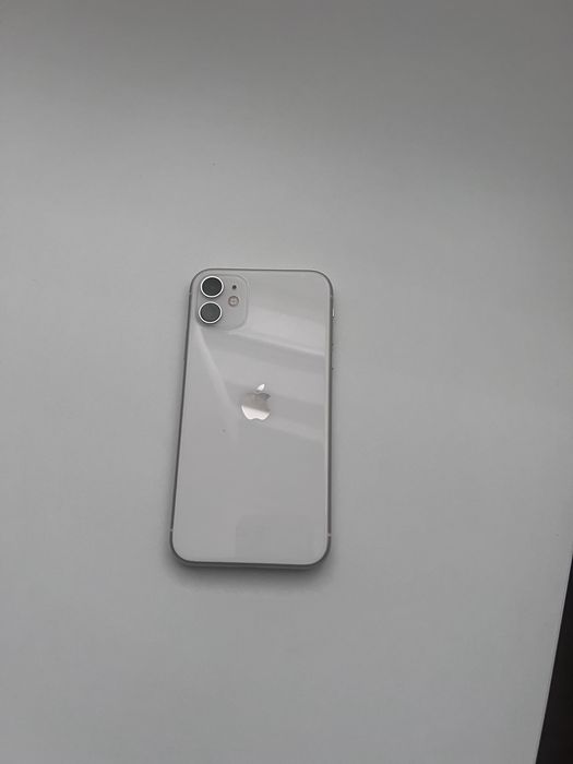 Iphone 11 branco com 64Gb, recondicionado.