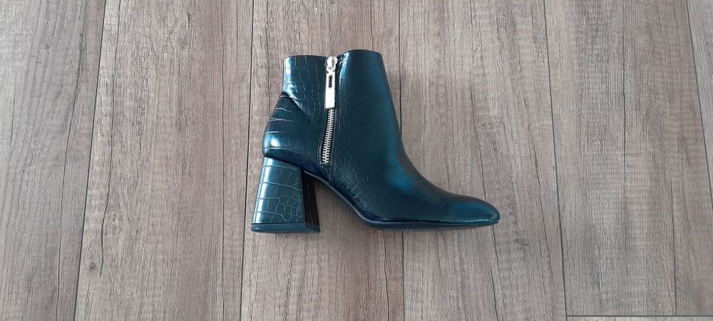 Nowe jesienne botki Stradivarius - 36