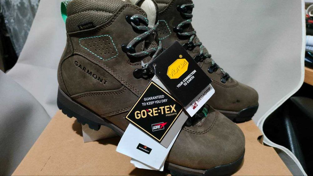 Ботинки треккинговые женские Garmont Gore Tex Lowa