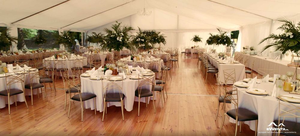 Czarne krzesła wynajem krzesła weselne wypożyczalnia krzeseł Warszawa