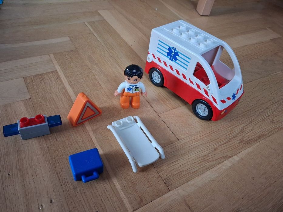LEGO Duplo 4979 Karetka z dźwiękiem i błyskiem