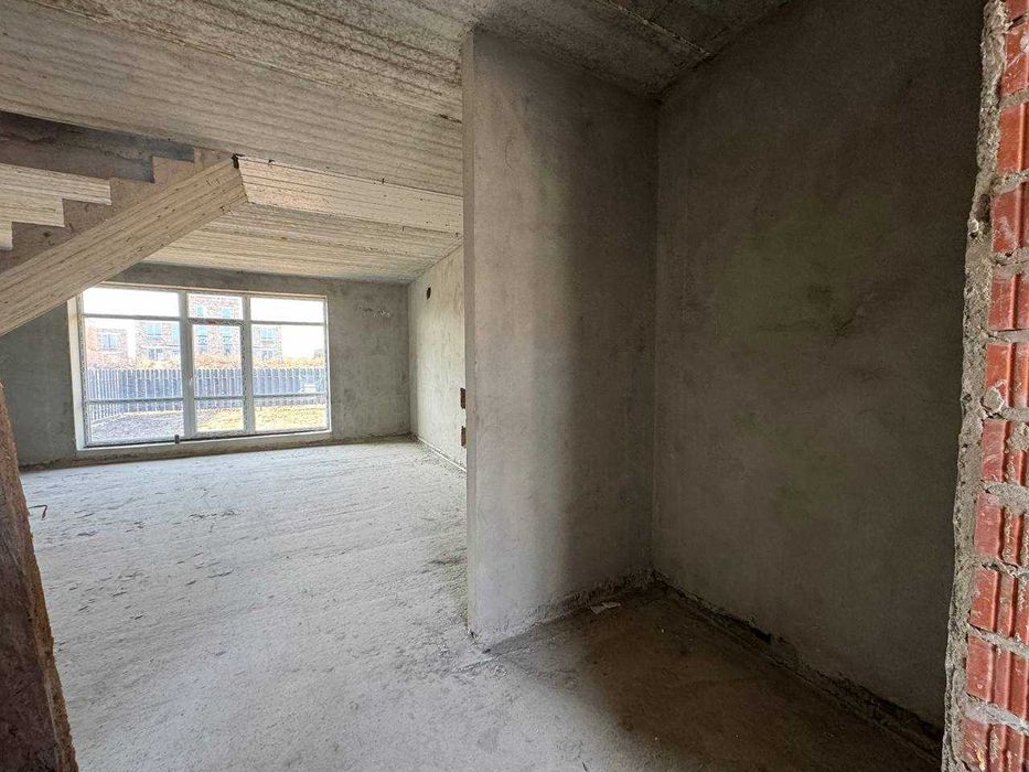 Акція! Продається ТаунХаус в закритому Котеджному Містечку біля річки!