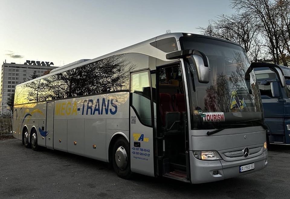 Пасажирські перевезення і оренда мікроавтобусів та автобусів