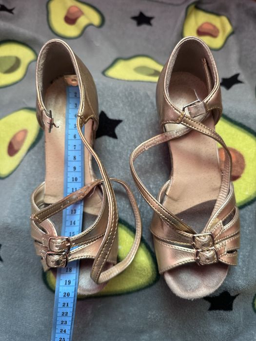 Бальні туфлі дитячі