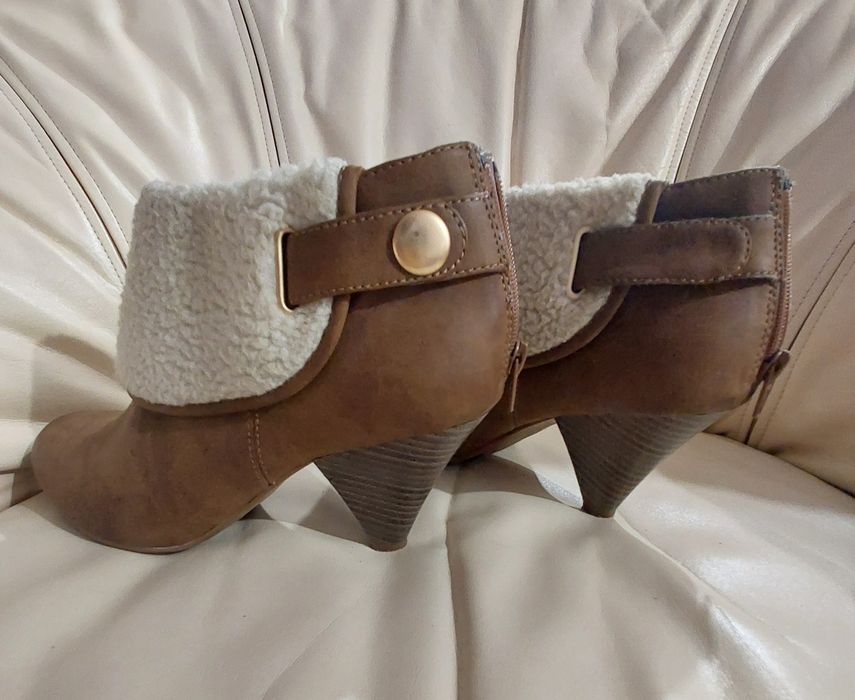 Wiosenne  botki rozmiar 8