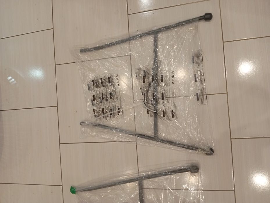 Zestaw 2 krzeseł ze stolikiem