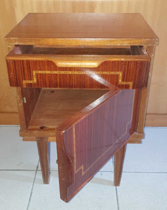Mesa de cabeceira vintage
