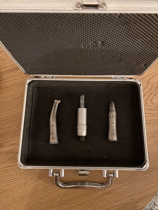 Kit NSK (peça de mão, contra-ângulo, micromotor)