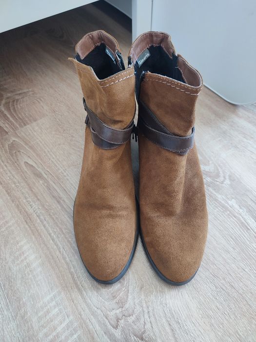 Botki zamszowe Tamaris