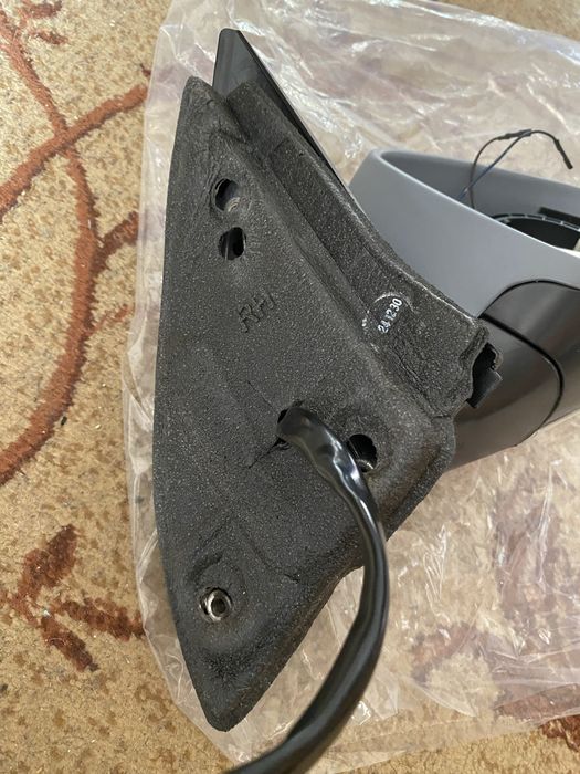 Праве дзеркало на Golf6 універсал