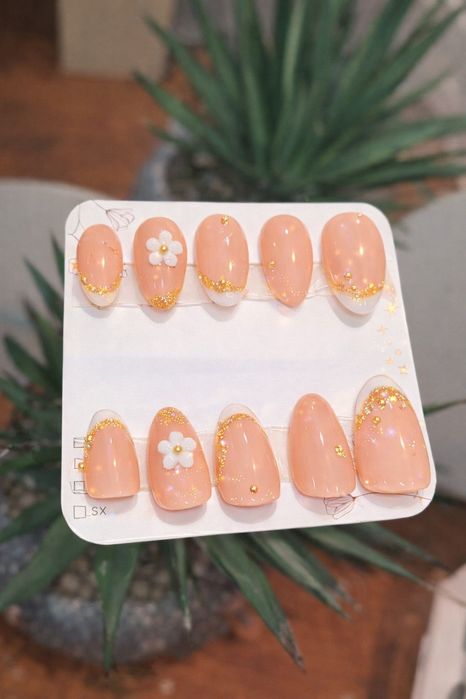 Press on nails unhas