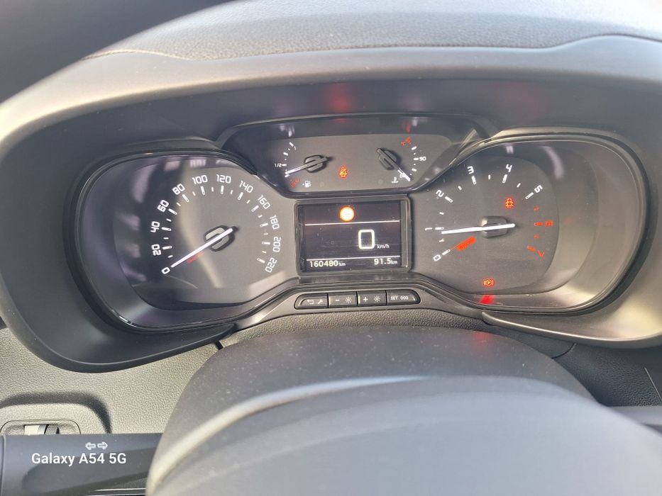 Sprzedam lub zamienię Citroen Berlingo 1.2 Benzyna 2020 na Pickup lub auto terenowe