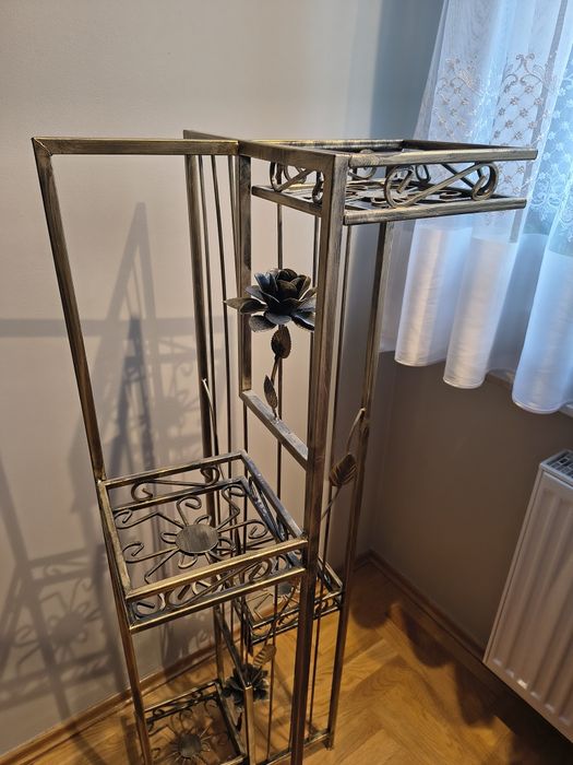 Kwietnik  metalowy stojak na rośliny 130cm wysokości
