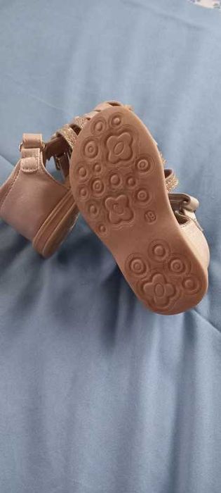 Sandálias bebé menina novas