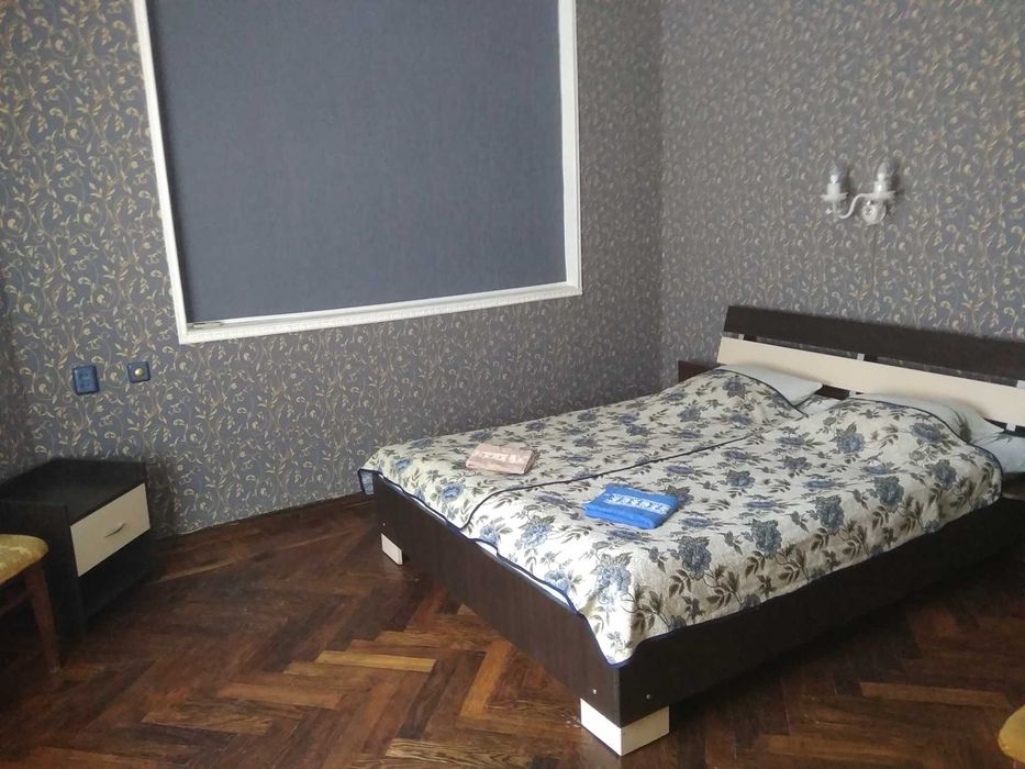 Сдам 3-х комн. квартиру в центре.