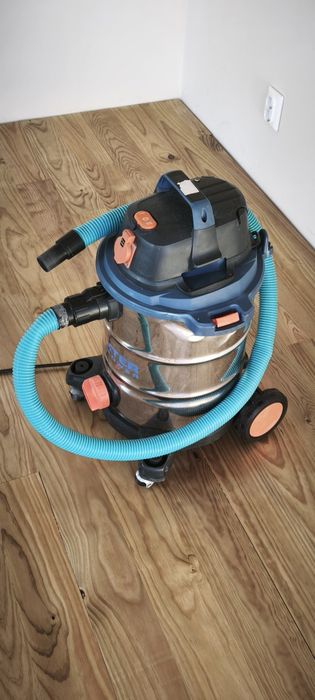 Vendo fantástico aspirador Dexter Power 30 litros para sólidos e líquidos.