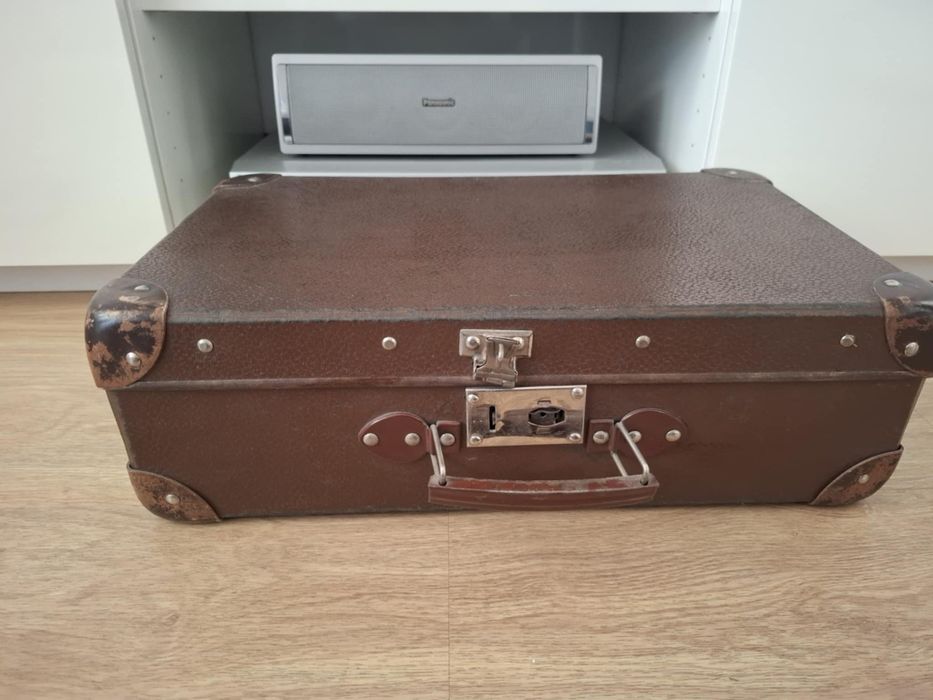 Sprzedam walizkę pozdrawiam