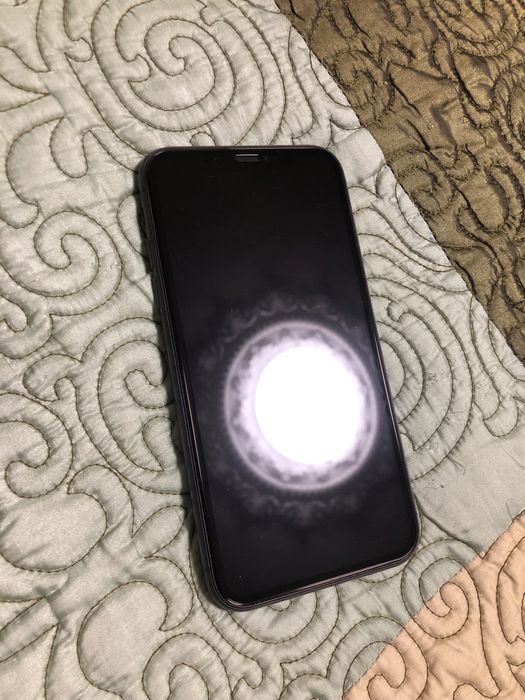 Продам айфон 11/64