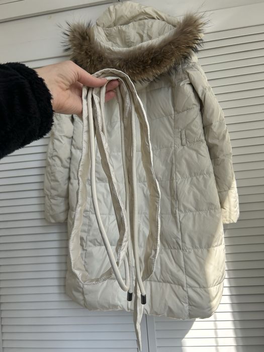 Ціна ще знижена ,хто хотів?Легкий пуховик MaxMara Weekend