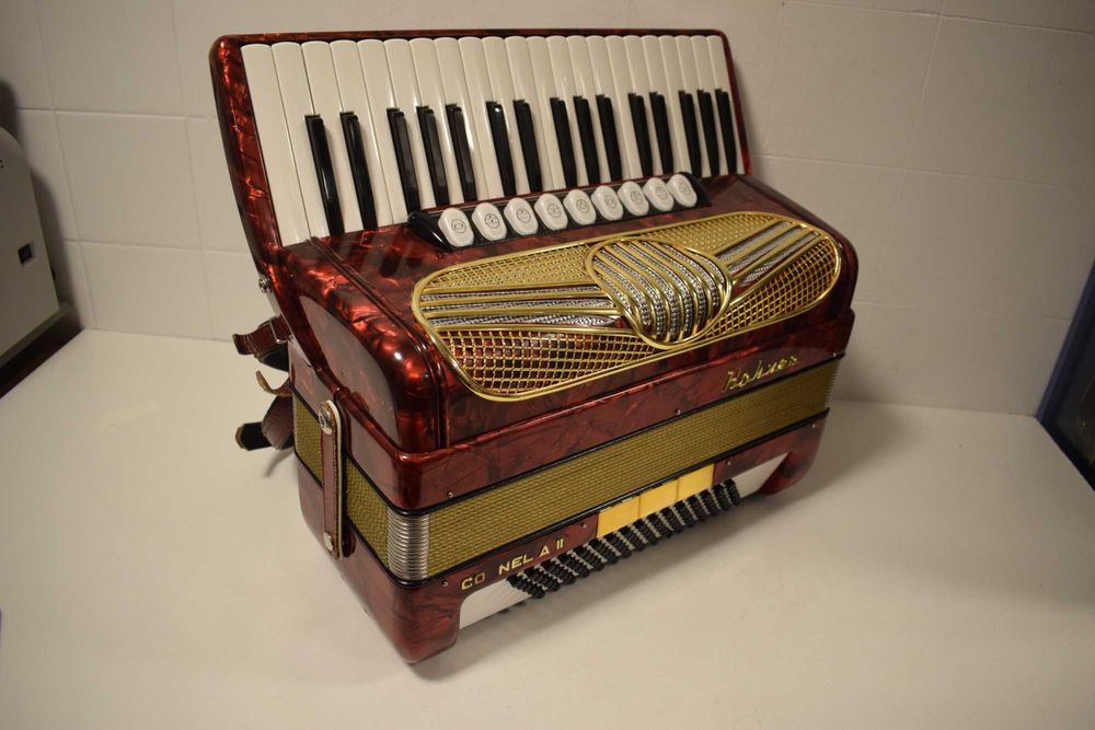 Acordeao hohner Cornelia III 3 voz. N 8