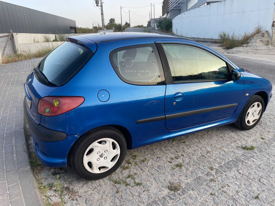 Vendo Peugeot 206 (Zona Amarante)