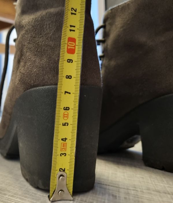 BOTKI jesienne koturny r.38 sinsay kolor ciemny khaki/ ciemna oliwka/