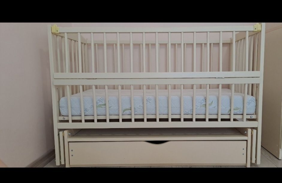 Дитяче ліжечко+ колиска