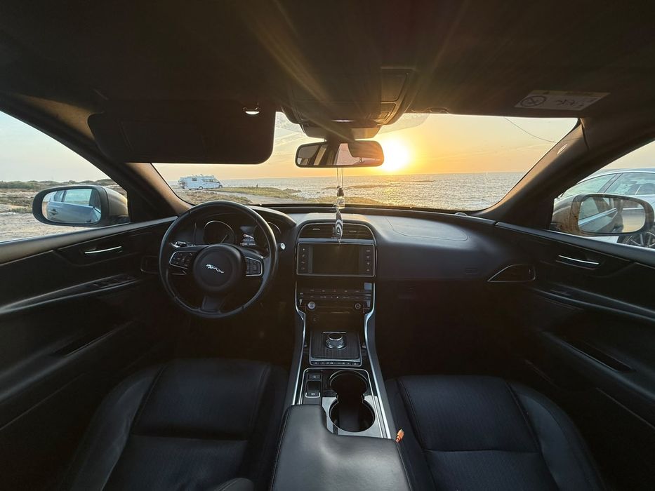 Jaguar XE 20D     .