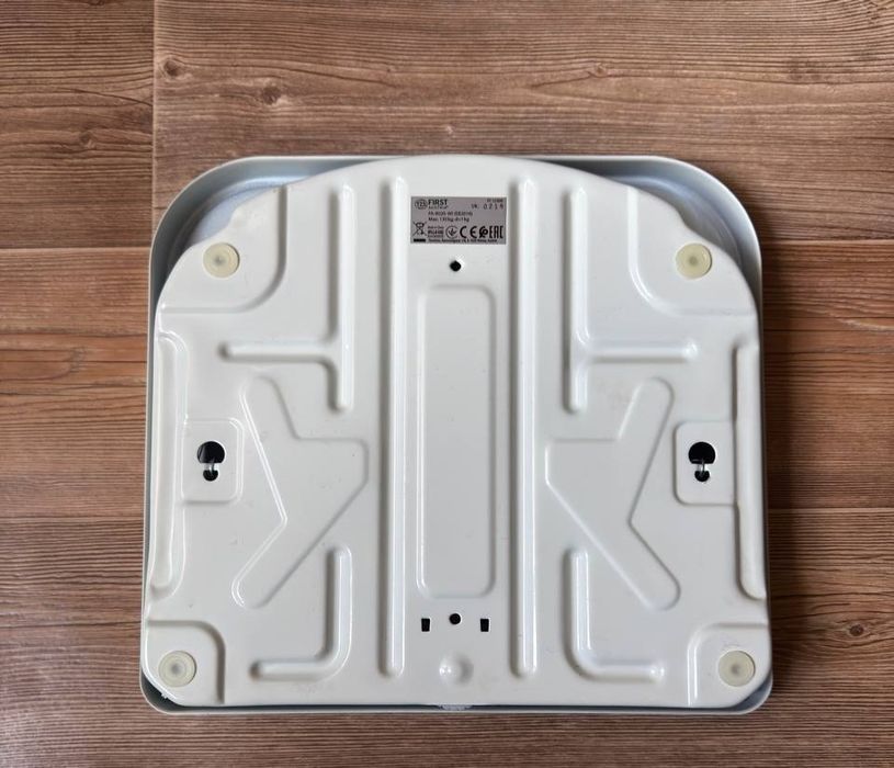 Ваги підлогові First Austria