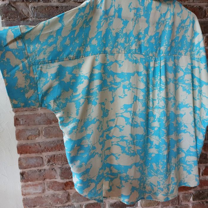 Oryginalna bluzka Monki w pastelowych kolorach o fasonie oversize