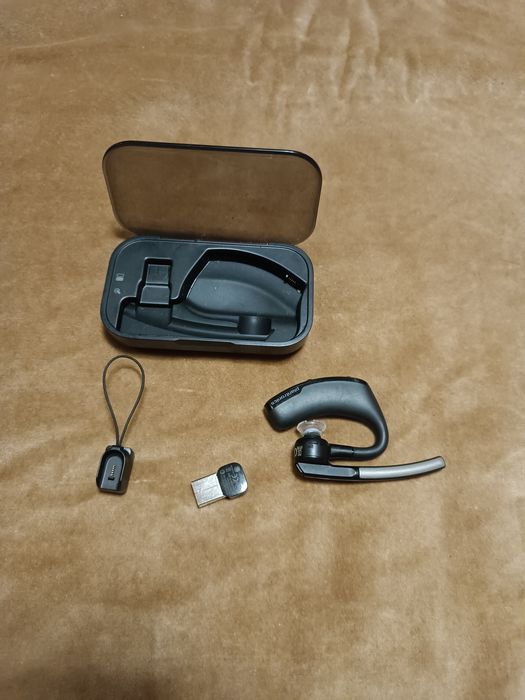 Гарнитура Plantronics Voyager Legend B235-M.