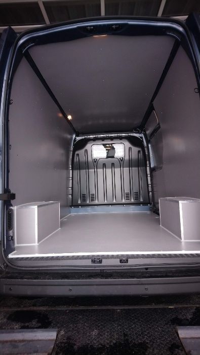 Kompleksowe zabudowy premium samochodów dostawczych Opel Movano L2H2