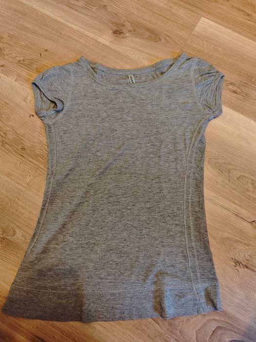 Szara dzianinowa koszulka z krótkim rękawem, Terranova S