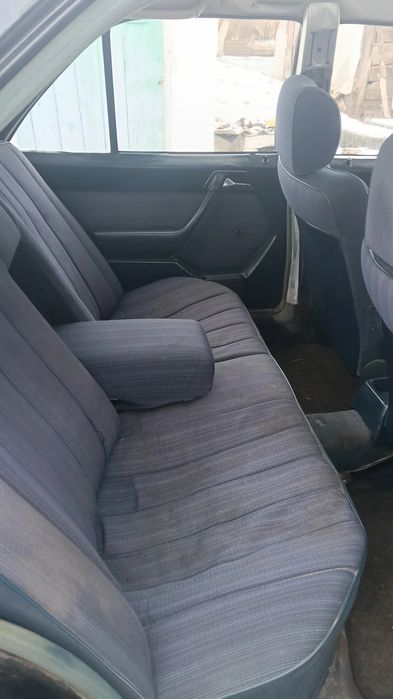 Мерседес 124 в непоганому стані