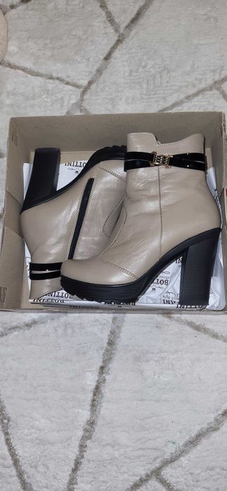 Жіночі шкіряні черевики