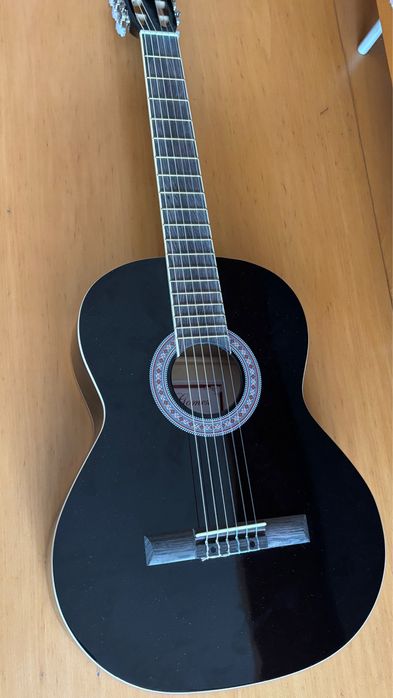 Viola clássica preta Gomez