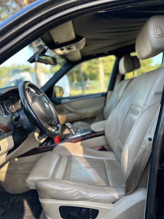 Sprzedam cały srodek BMW X5E70/Kompletny/dobry stan