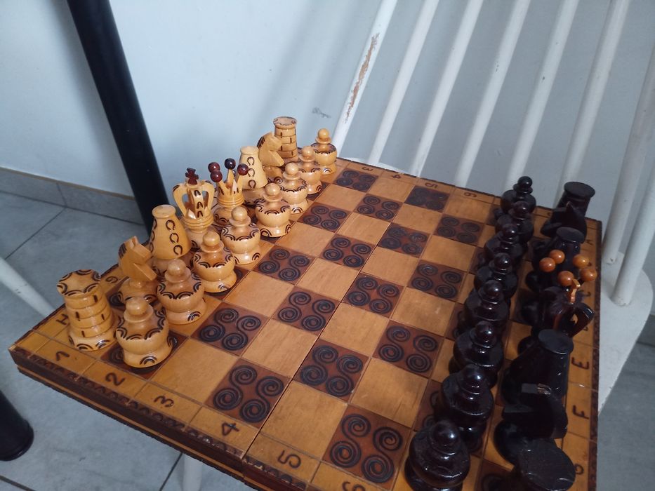 Szachy stare drewniane duże