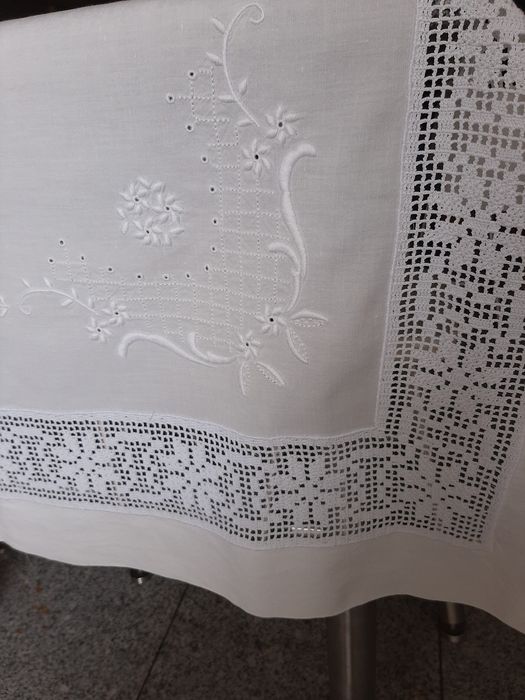 Venda toalha linho e bordada.