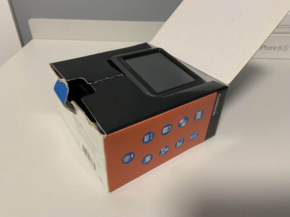 Автомобильный навигатор Garmin nuvi 205