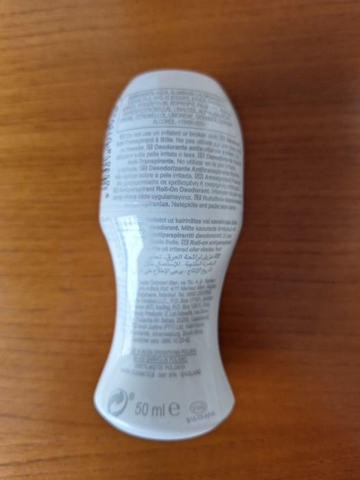 Desodorizante Antitranspirante Roll-On 50ml AVON Pur Blanca