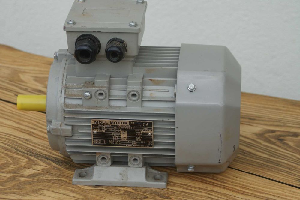 Silnik elektryczny Mool-Motor 0,75 kW Y3HE2-80A2B3 – NOWY, leżak magazynowy