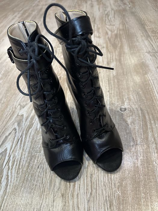 Продам туфлі для Хилсу