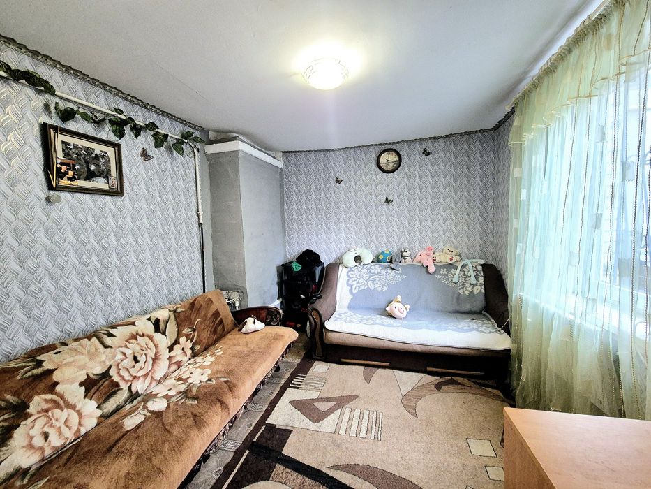 Центр частина будинку вул. Л. Українки 1 кімната без зручностей