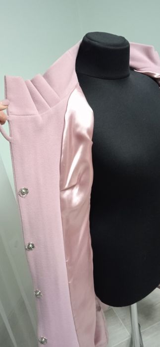 Жіноче пальто весна